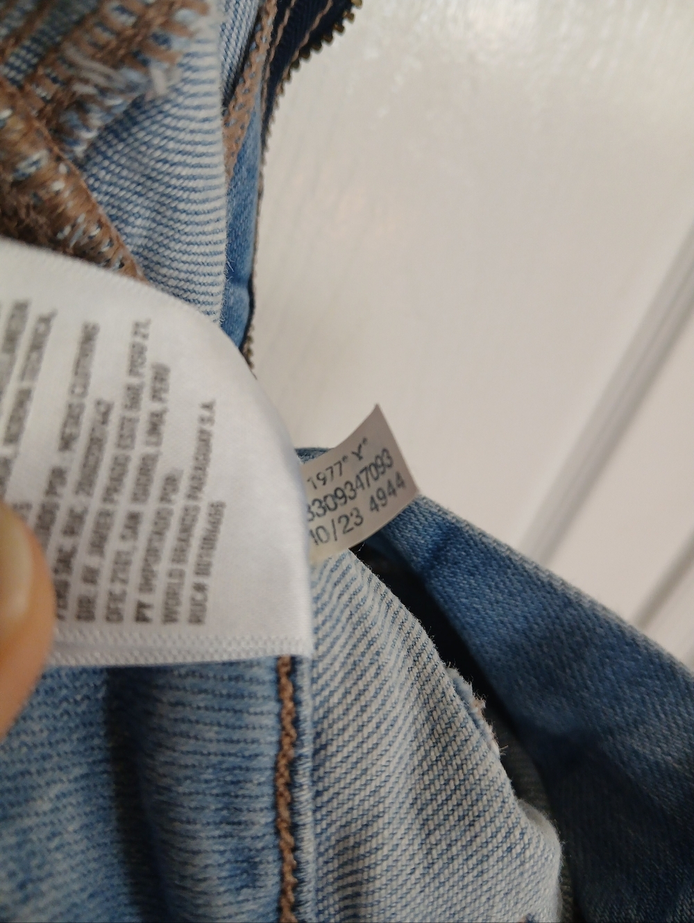 American Eagle Super High Rise Light Wash Blue Baggy Wide-Leg Cargo Jeans - Picture 13 of 14